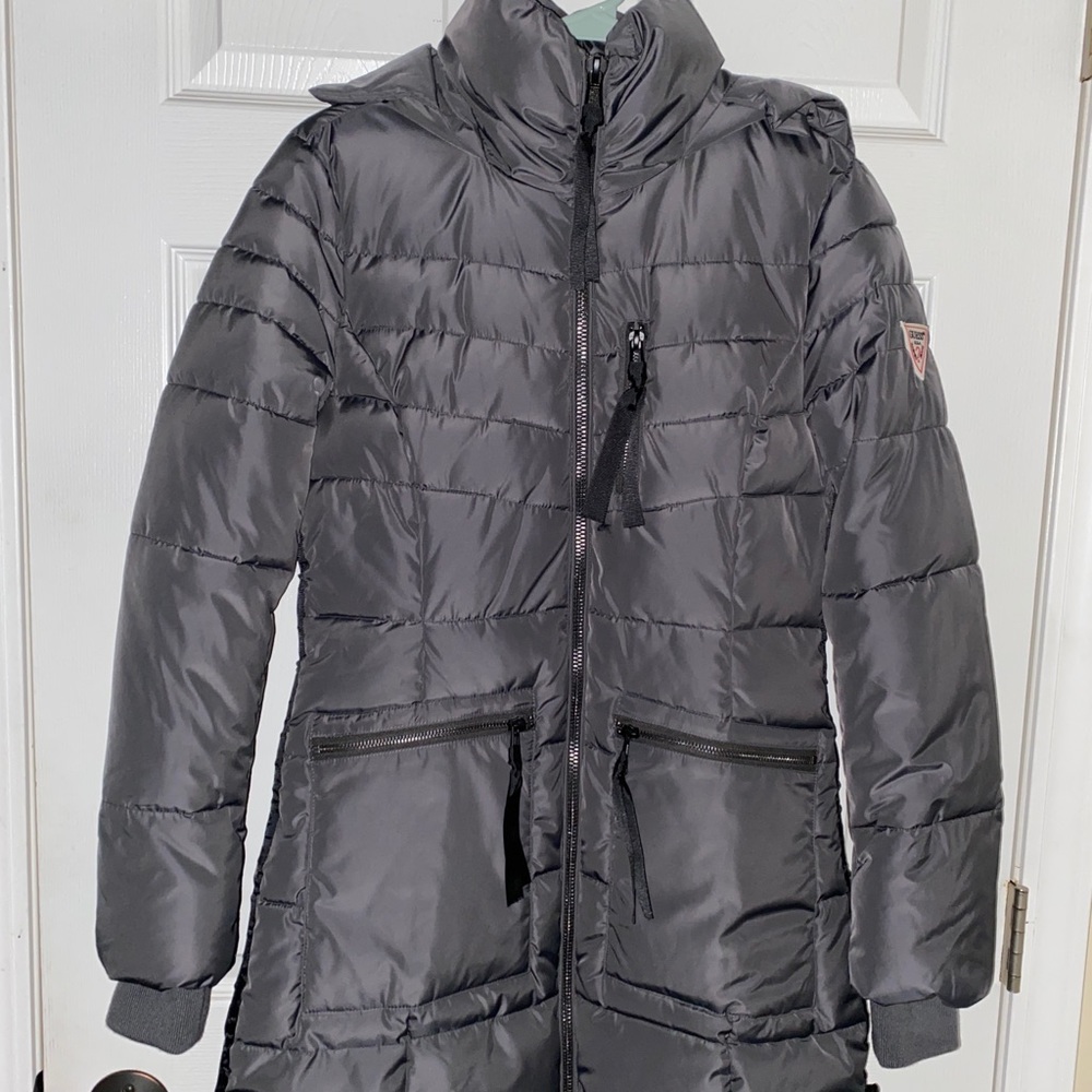 Guess Woman’s Winter Puffer Coat